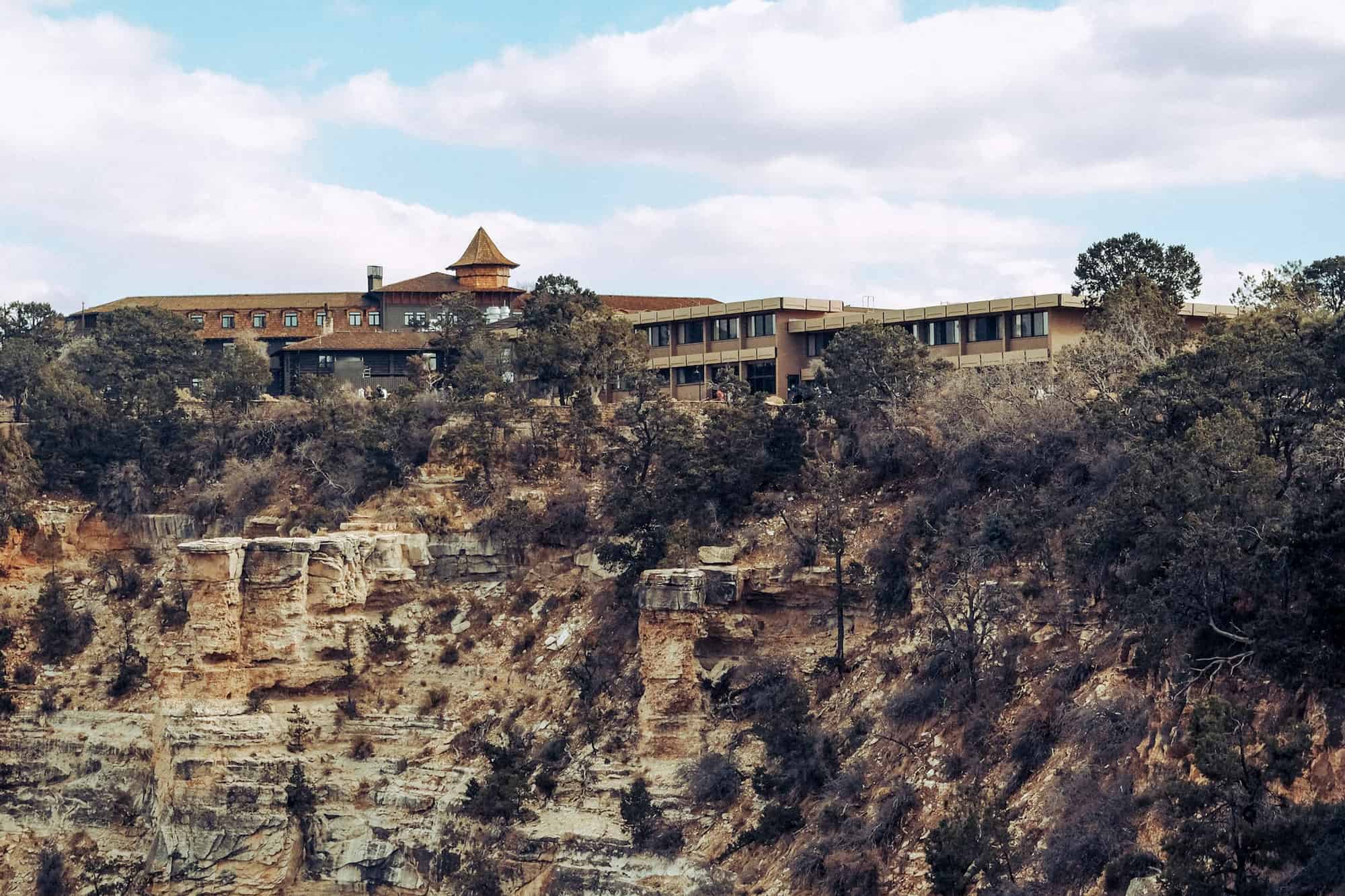 one of the hotels that sit within Grand Canyon National Park, seen along the canyon rim edge